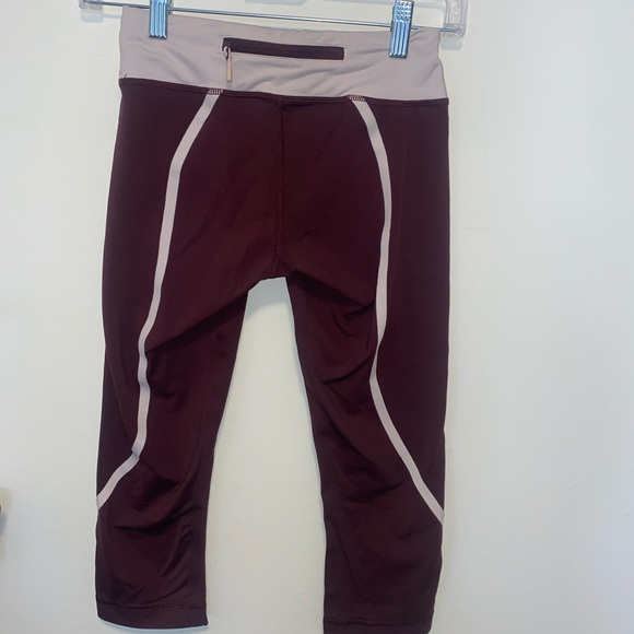 LuLuLemon workout cropped leggings - Picture 3 of 4